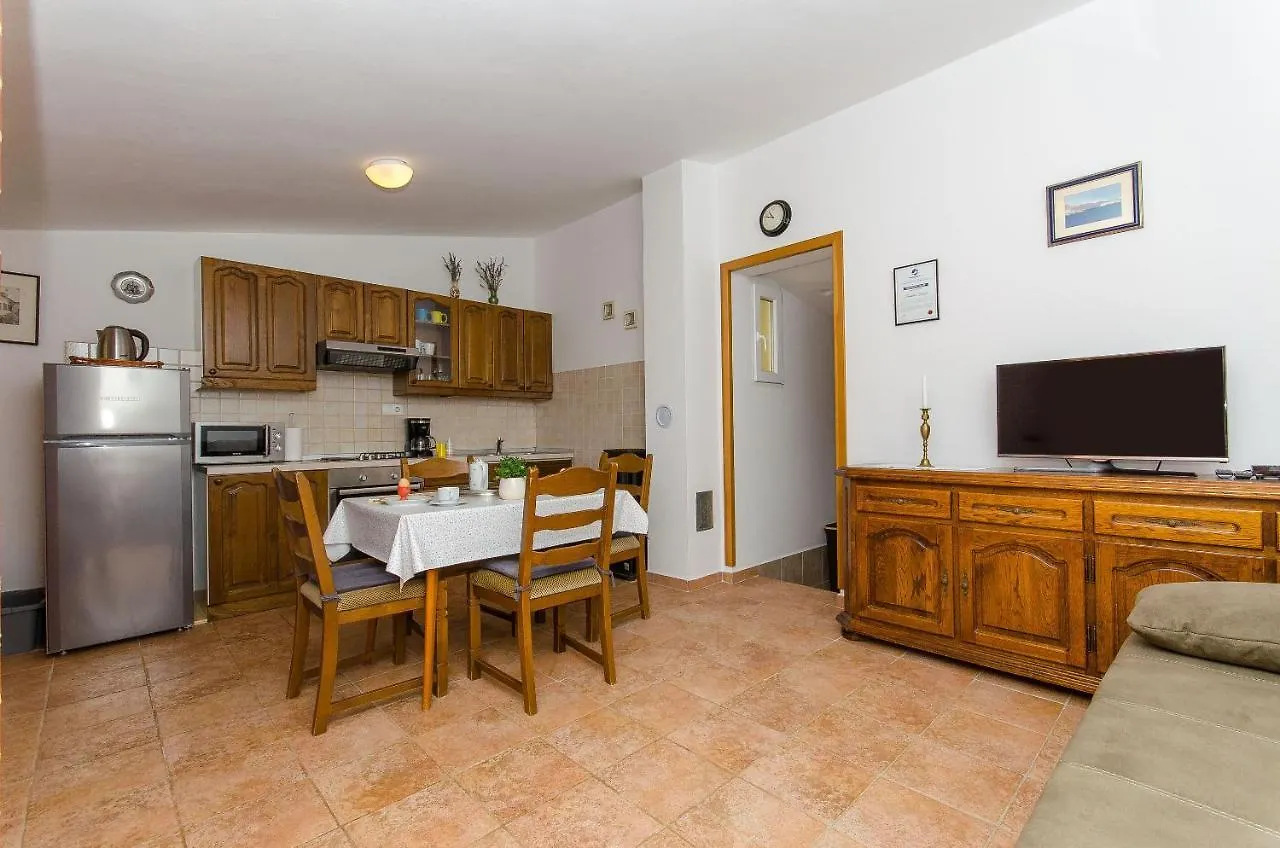 House Tomislav Villa Kolan Holiday home